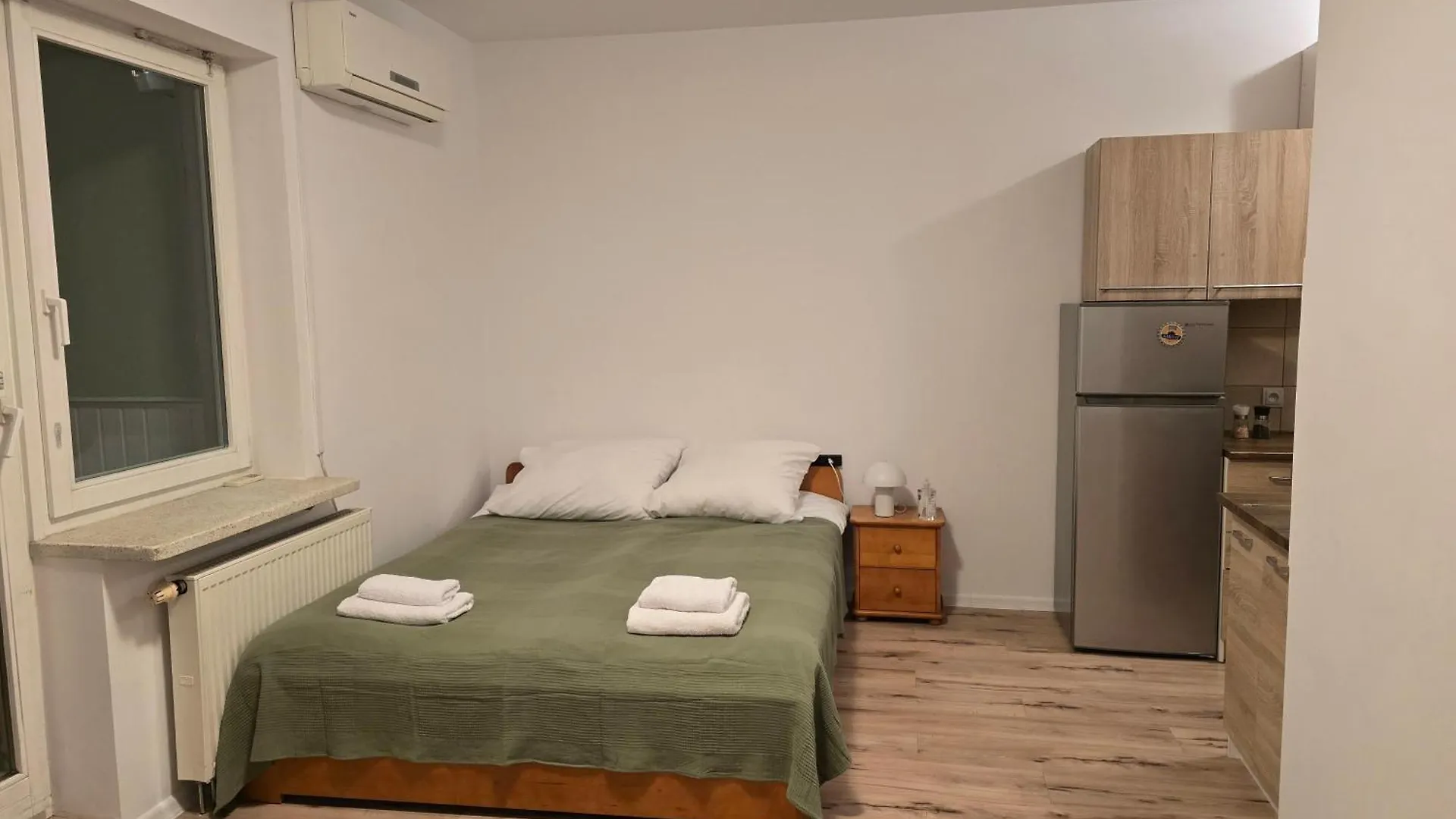公寓 Aon Apartament 华沙